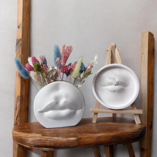 Deko-Set mit Lippen-Vase & Räucherstäbchenhalter – Handmade aus Gießmasse, Skulpturale Wohn-Deko, Geschenkidee, Boho-Stil