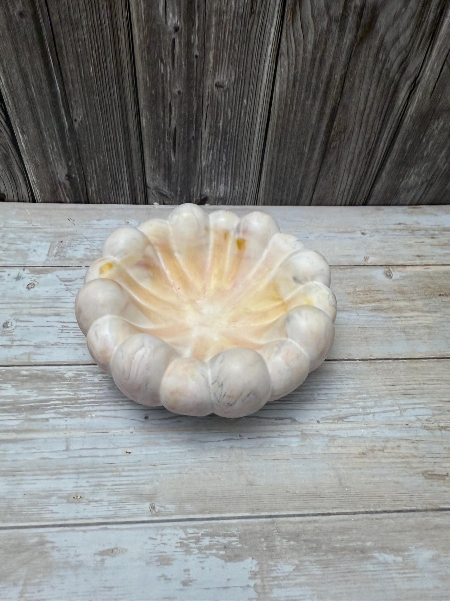 Handgefertigte Schmuck - oder Kerzenschale in Blütenform – Gießmasse