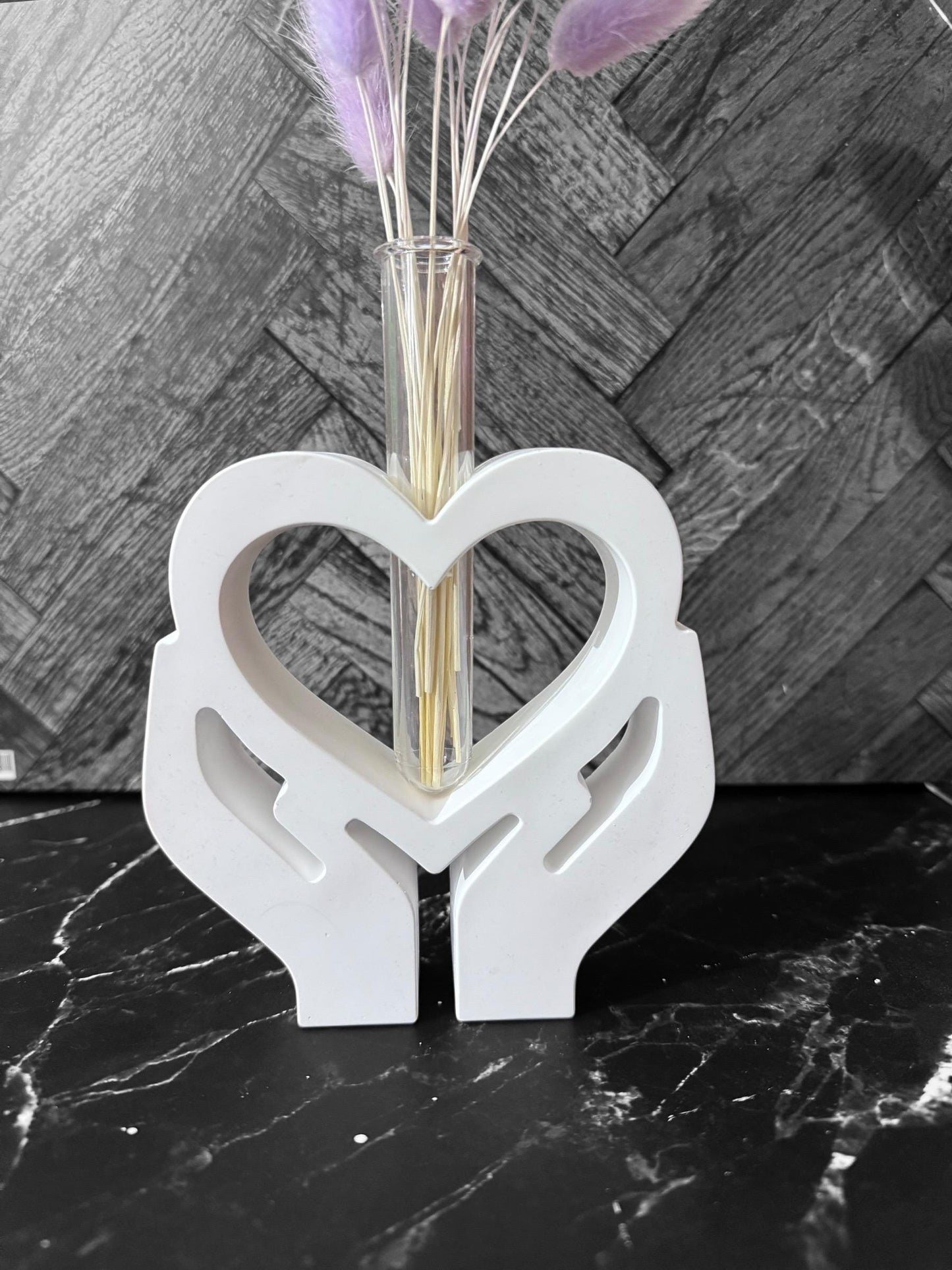 Wunderschöne Vase in Herz mit Händenform | Handgemacht aus Gießmasse | Dekoration, Geschenkidee