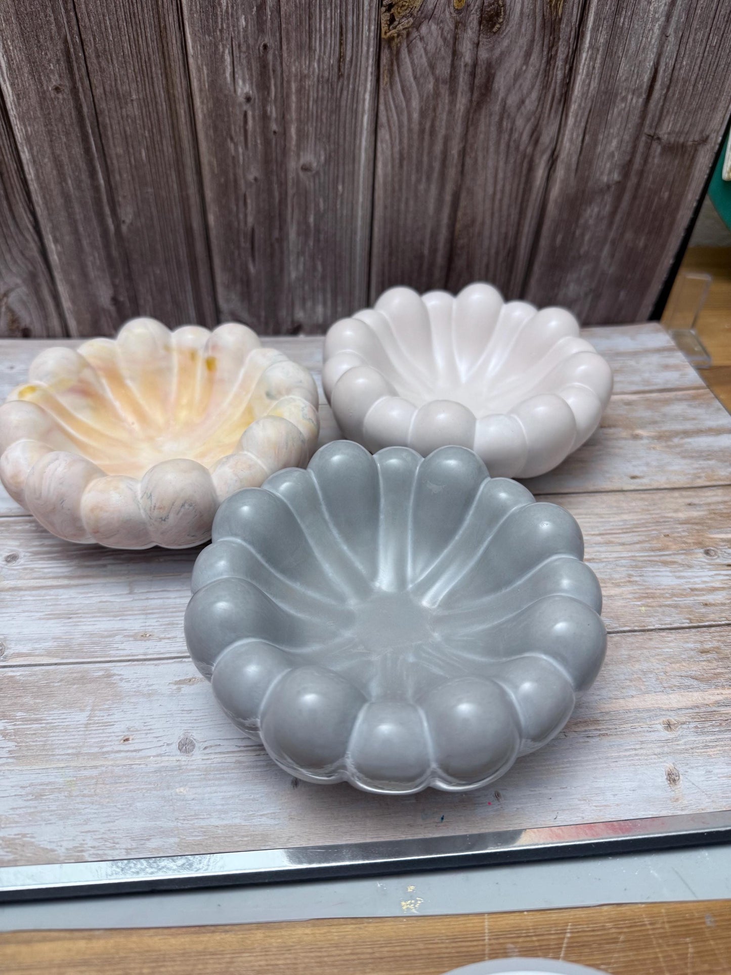 Handgefertigte Schmuck - oder Kerzenschale in Blütenform – Gießmasse