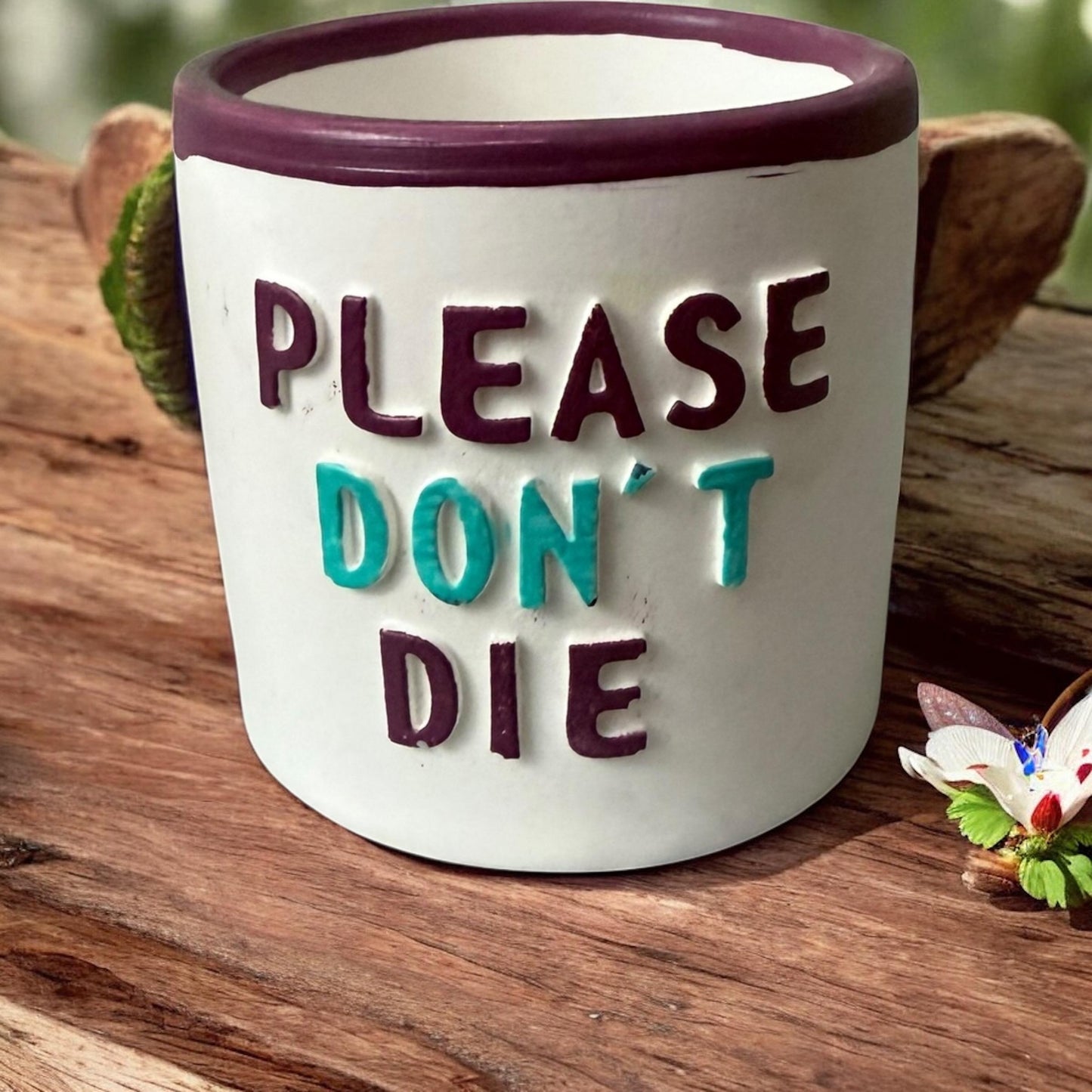 Witziger Blumentopf aus Gießmasse | „Please Don’t Die“ Pflanzenübertopf | Handmade Dekoration für Zimmerpflanzen | Geschenk für Pflanze
