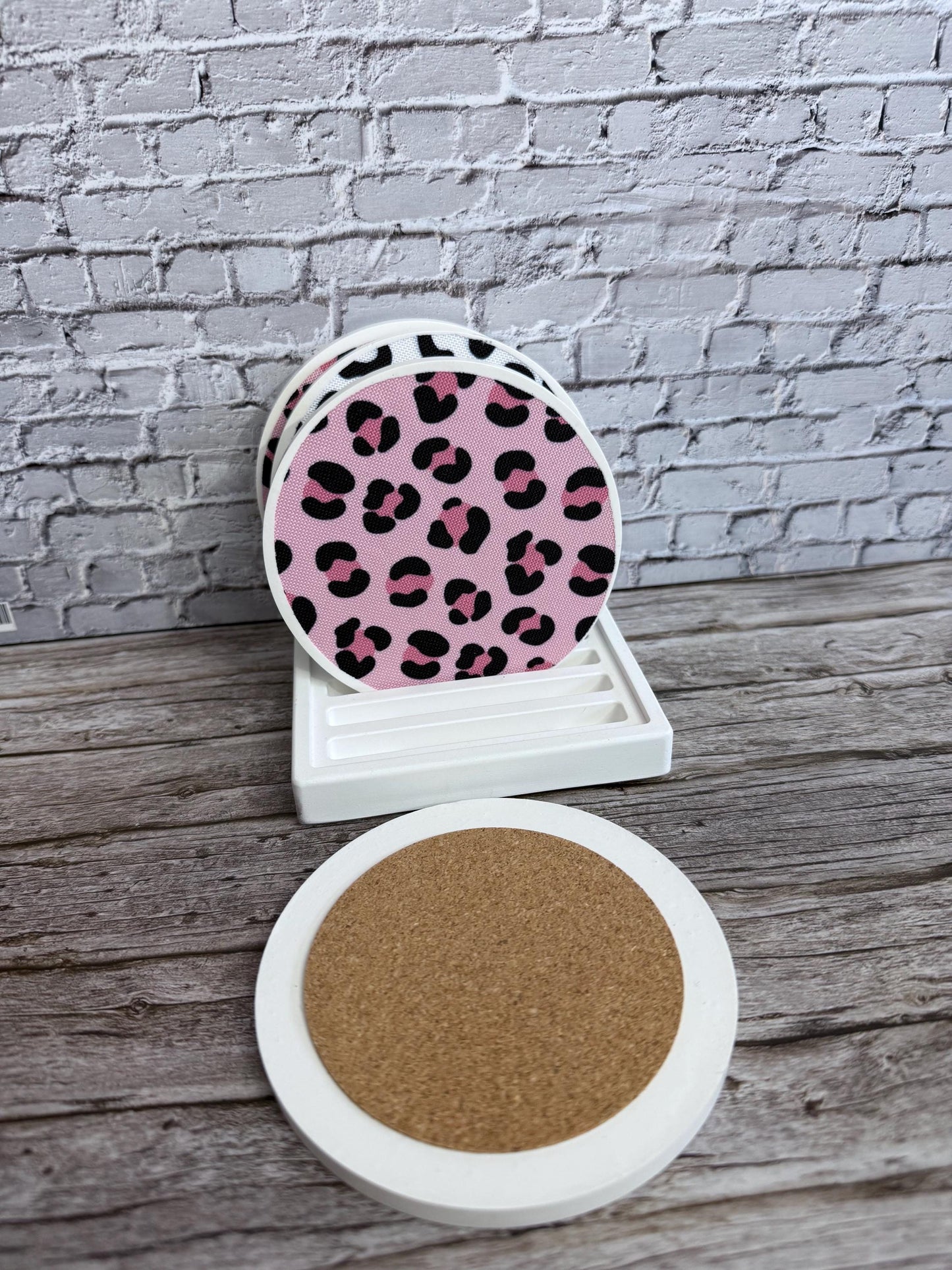 Leo Untersetzer 4 er Set , Gießmasse | Handmade Untersetzer | Leo Design