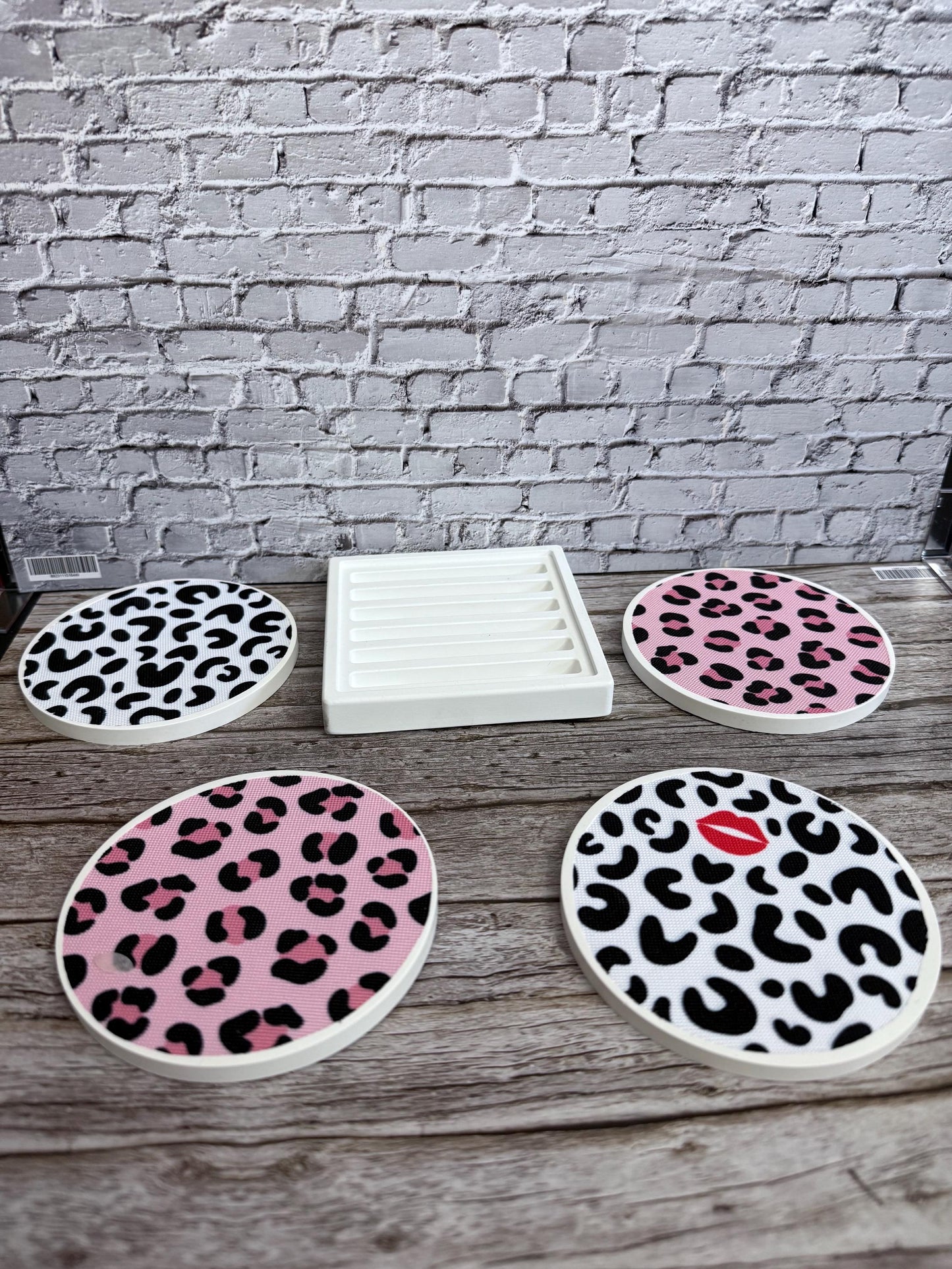 Leo Untersetzer 4 er Set , Gießmasse | Handmade Untersetzer | Leo Design