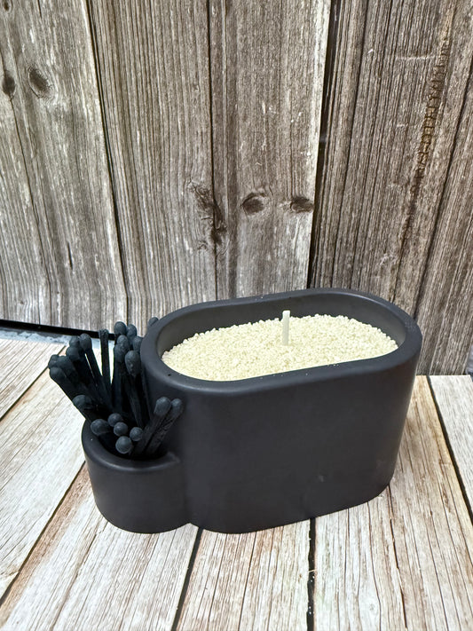 Handgefertigter Kerzenbehälter aus Jesin - mit Streichhölzern