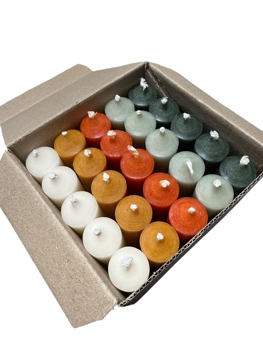 Sets der Stabkerzen 10 cm x 2,2 cm - Kerzenfarm Hahn – tropffrei & rußarm – kurze Deko-Kerzen – Handarbeit – verschiedene Farben