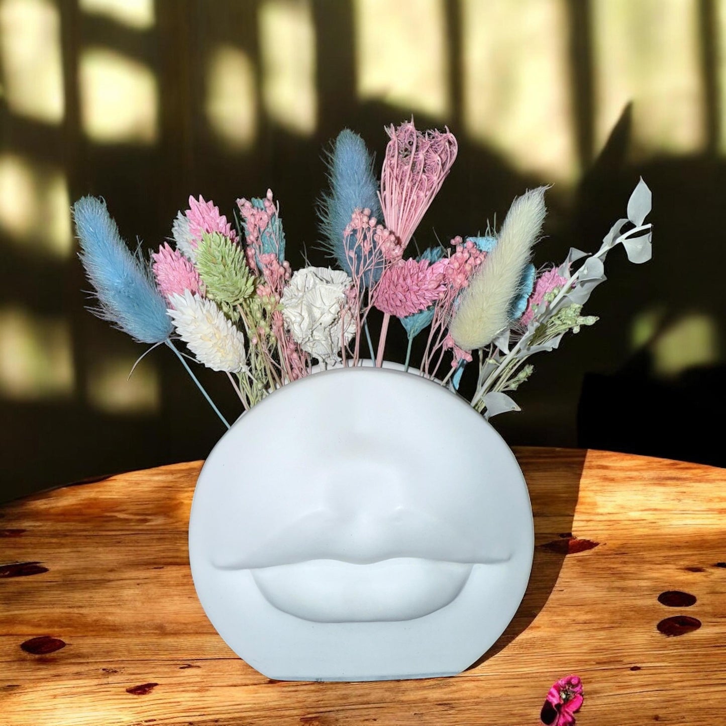 Deko-Set mit Lippen-Vase & Räucherstäbchenhalter – Handmade aus Gießmasse, Skulpturale Wohn-Deko, Geschenkidee, Boho-Stil