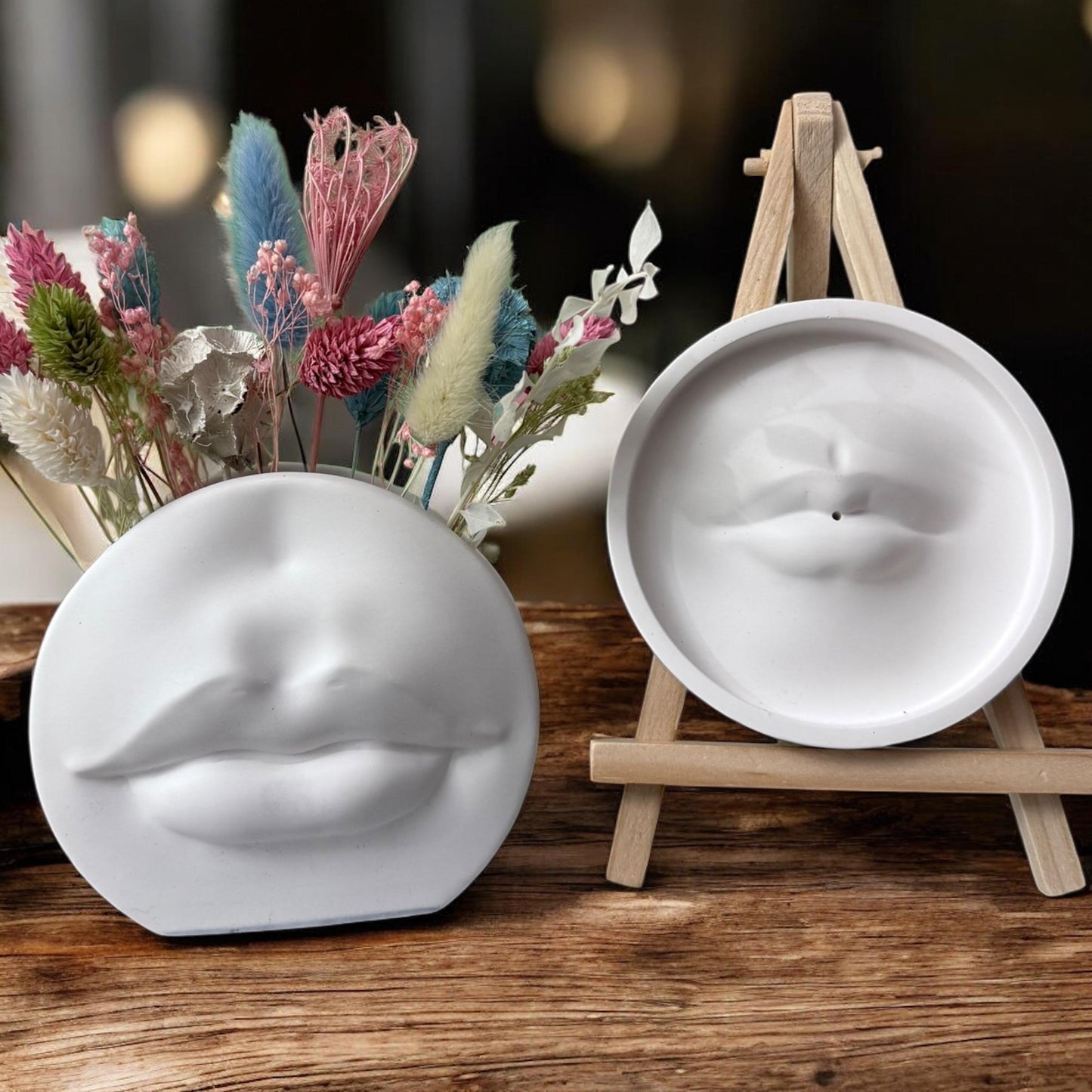 Deko-Set mit Lippen-Vase & Räucherstäbchenhalter – Handmade aus Gießmasse, Skulpturale Wohn-Deko, Geschenkidee, Boho-Stil