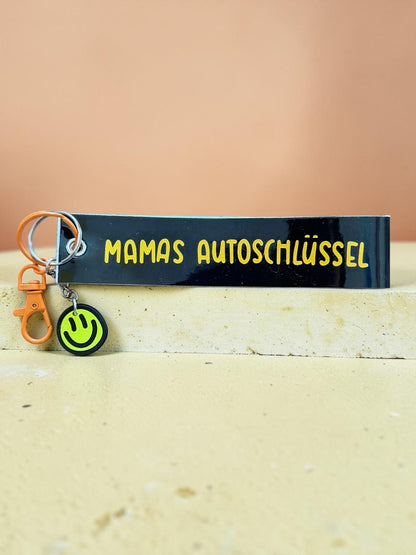 Personalisierter Schlüsselanhänger aus Kunstleder – Name oder Spruch | Statement Keychain mit Charms | Handmade Geschenk