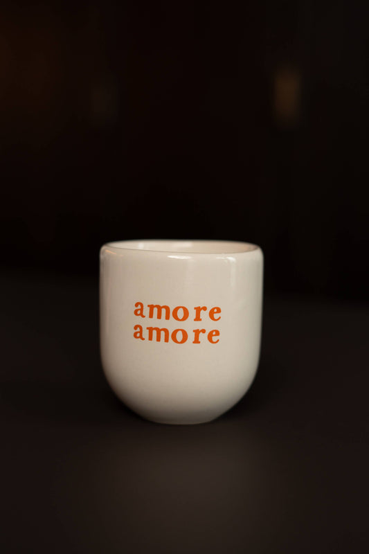 Sisi Tasse, Amore Amore weiß