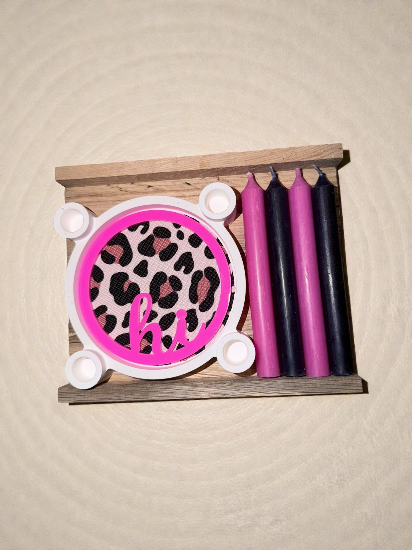 Handgefertigtes Kerzenhalter-Set mit Kerzen & Tablett aus Holz