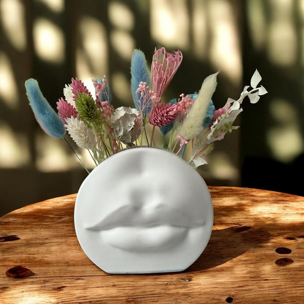 Deko-Set mit Lippen-Vase & Räucherstäbchenhalter – Handmade aus Gießmasse, Skulpturale Wohn-Deko, Geschenkidee, Boho-Stil