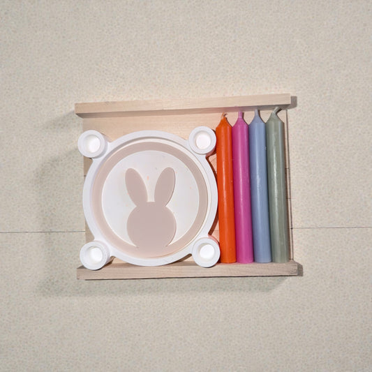 Handgefertigtes Kerzenhalter-Set mit Kerzen & Tablett aus Holz