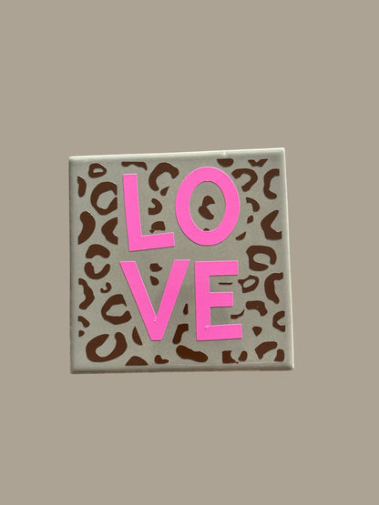 Spruch-Kachel –  „ Leo love  „