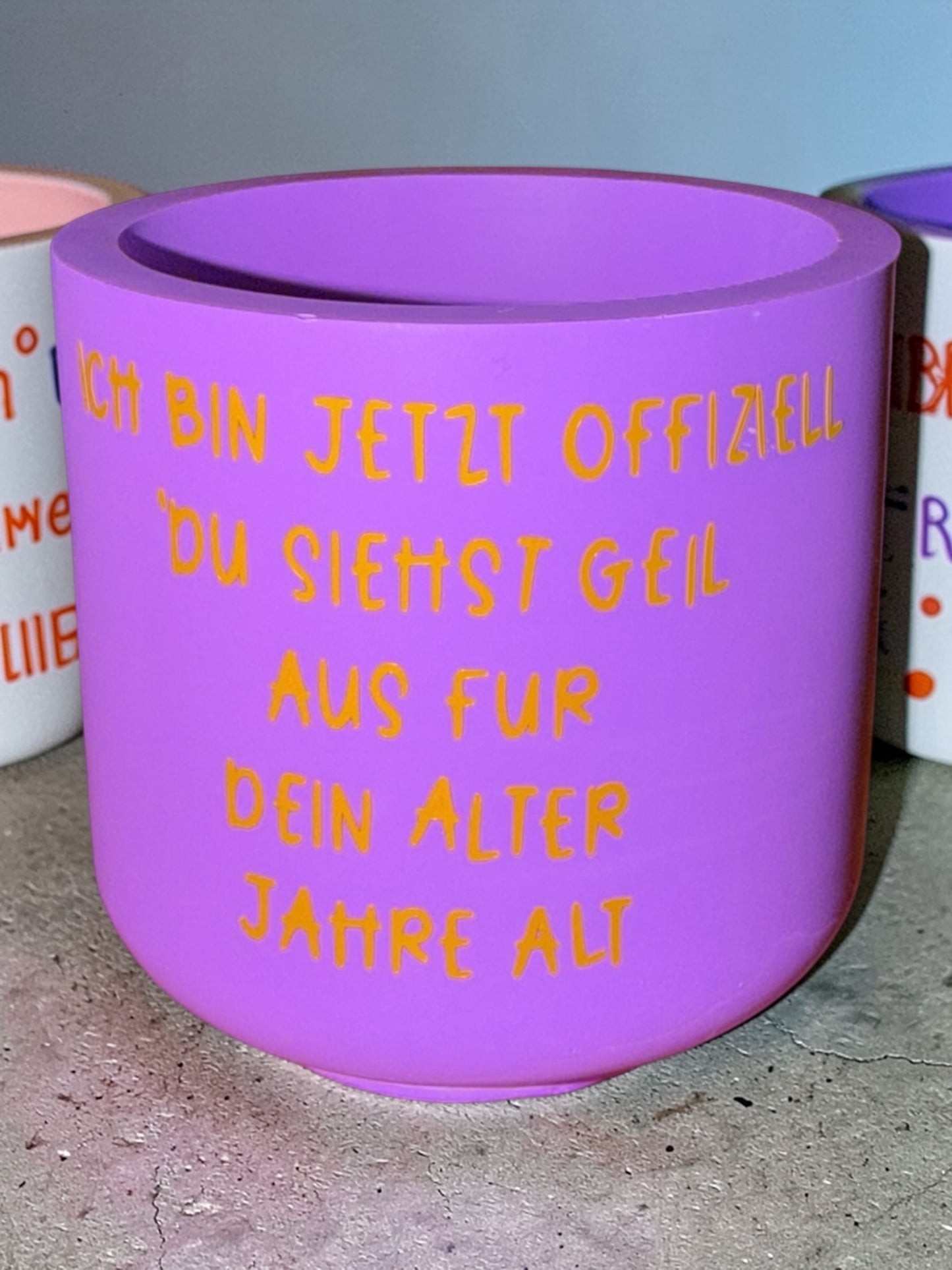 Statement Kerzen, bunte Kerzenbehälter