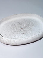 Minimalistische Seifenschale aus Beton – handgegossen, modern und langlebig. Perfekt für Bad oder Küche