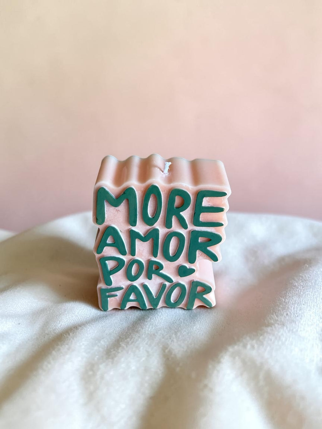 Hand-poured Statement Candle "More Amor Por Favor" – Organic Sunflower Wax, handmade Decorative Candle