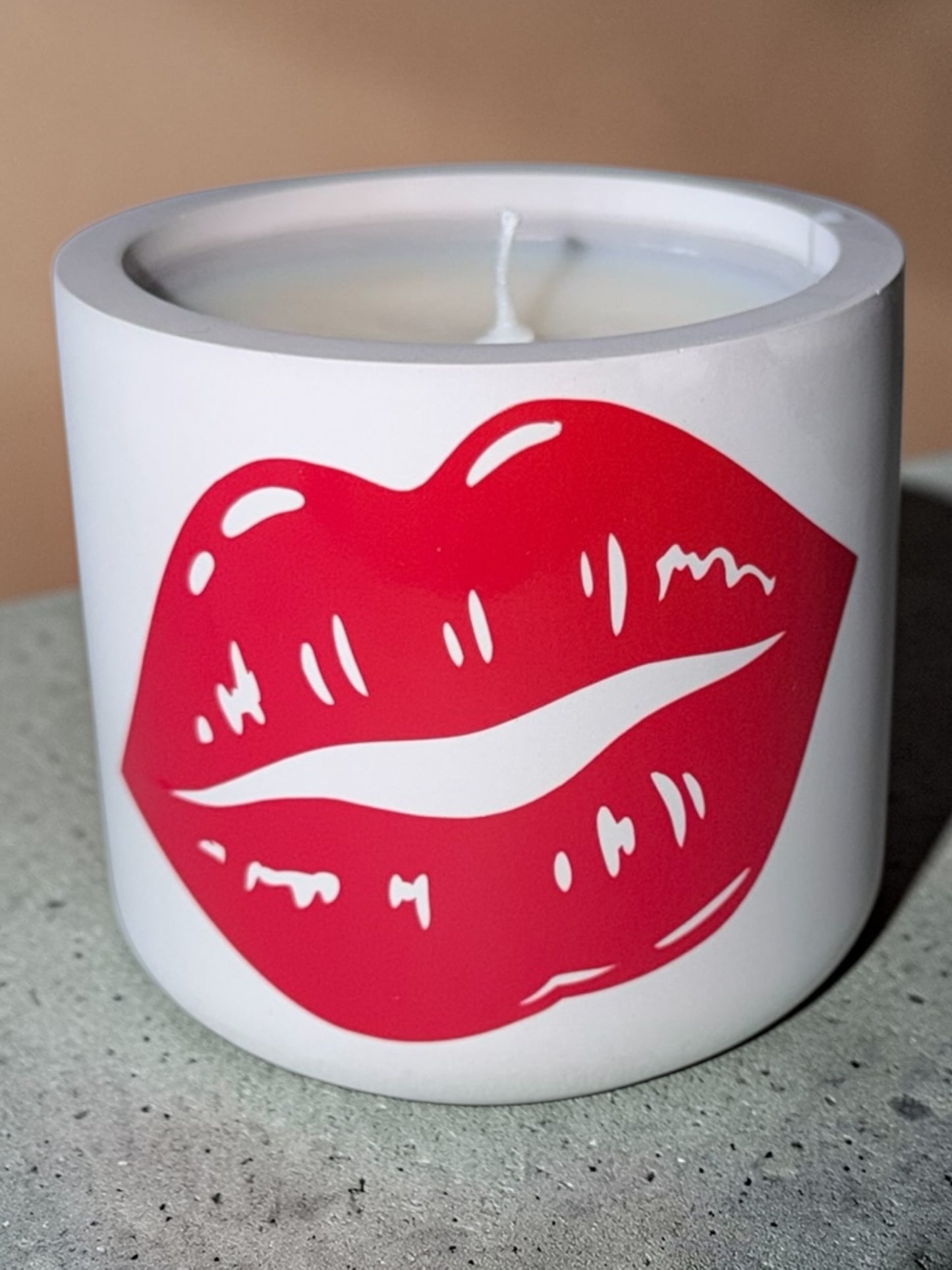 Statement Kerzen, bunte Kerzenbehälter