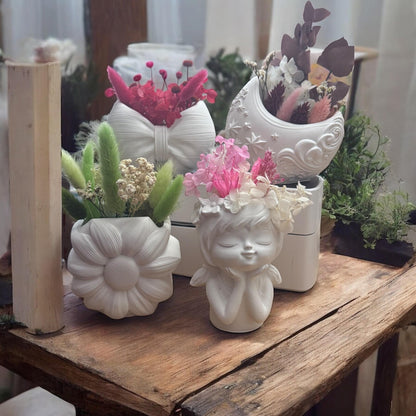 Handgemachten Deko-Vase mit Trockenblumen | KalaArt Gießmasse | Geschenkidee | Mädchen Mond Sonnenblume  Schleife | Boho Deko Vintage