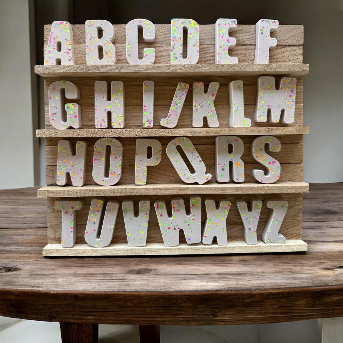 Magnetbuchstaben – Handgemachte Buchstaben mit buntem Konfetti – Personalisierte Kühlschrankmagnete