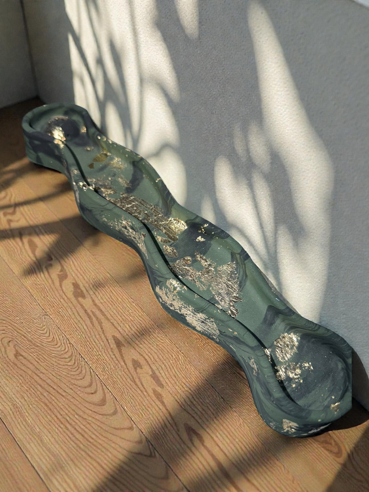 Handgemachter Räucherstäbchenhalter aus Gießmasse | Wellenform |  Boho Deko Halter | Achtsamkeit & Meditation | Geschenkidee Handmade