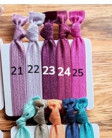 Schriftzug Armband  – Festival Armband mit  Schriftzug aus Kunststoff  – Sommer Accessoire – Freundschaftsarmband - Handmade