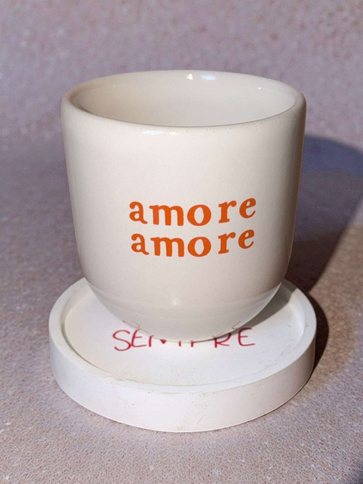 Sisi Tasse, Amore Amore weiß