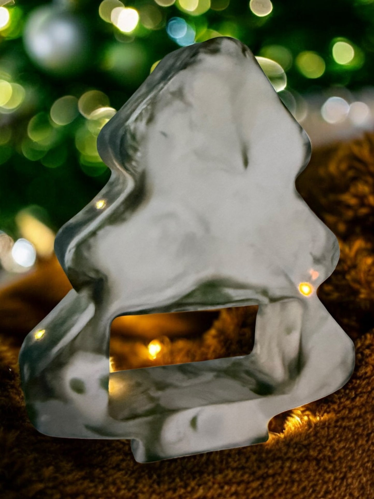 Weihnachtsbaum mit Lichterkette- Handgegossen