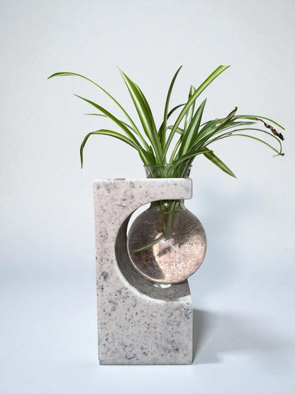 Handgegossene Beton-Vase – Modernes Designobjekt für dein Zuhause