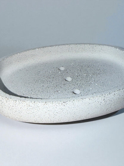Minimalistische Seifenschale aus Beton – handgegossen, modern und langlebig. Perfekt für Bad oder Küche