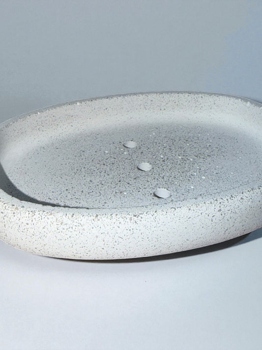 Minimalistische Seifenschale aus Beton – handgegossen, modern und langlebig. Perfekt für Bad oder Küche