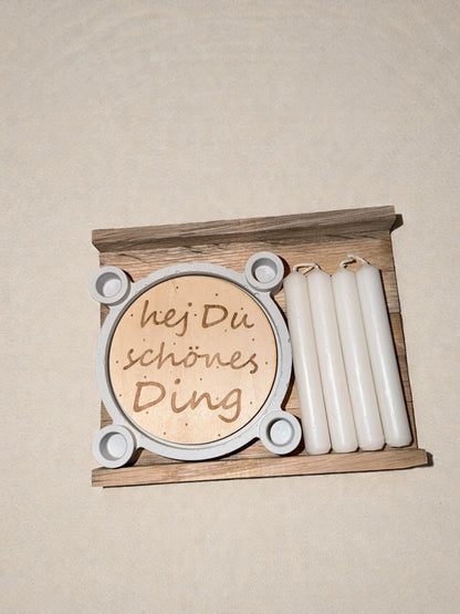 Handgefertigtes Kerzenhalter-Set mit Kerzen & Tablett aus Holz