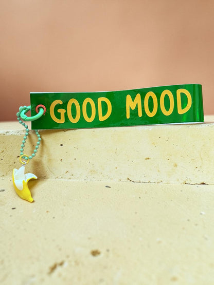 Personalisierter Schlüsselanhänger aus Kunstleder – Name oder Spruch | Statement Keychain mit Charms | Handmade Geschenk