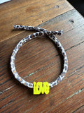 Leo Love Ibiza Armband – Festival Armband mit “LOVE” Schriftzug aus Kunststoff – Leopard Design – Sommer Accessoire – Freundschaftsarmband