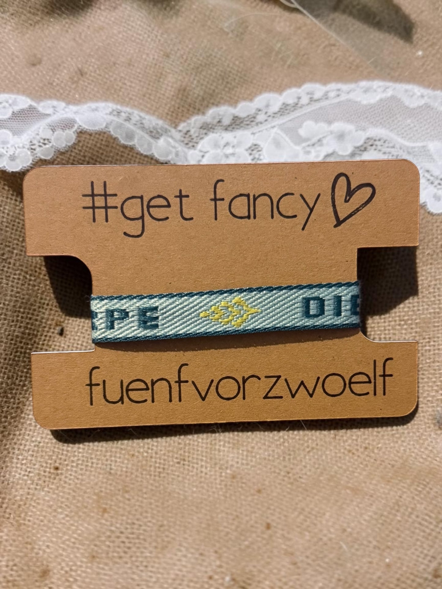 Statement Armband