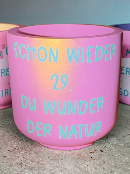 Statement Kerzen, bunte Kerzenbehälter