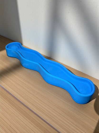 Handgemachter Räucherstäbchenhalter aus Gießmasse | Wellenform |  Boho Deko Halter | Achtsamkeit & Meditation | Geschenkidee Handmade