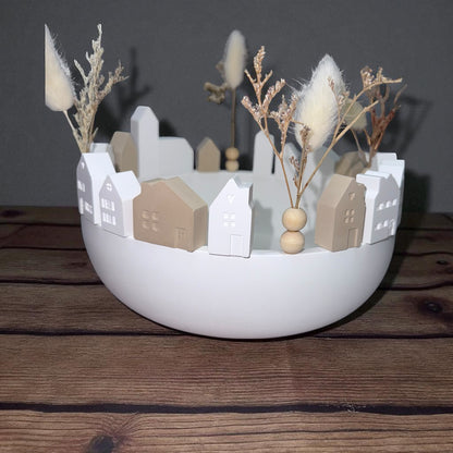 Bunte Häuserwelt in Schale | Handgemachte Gießmasse-Deko mit Trockenblumen | Pastell Wohnaccessoire Boho Stil Geschenkidee