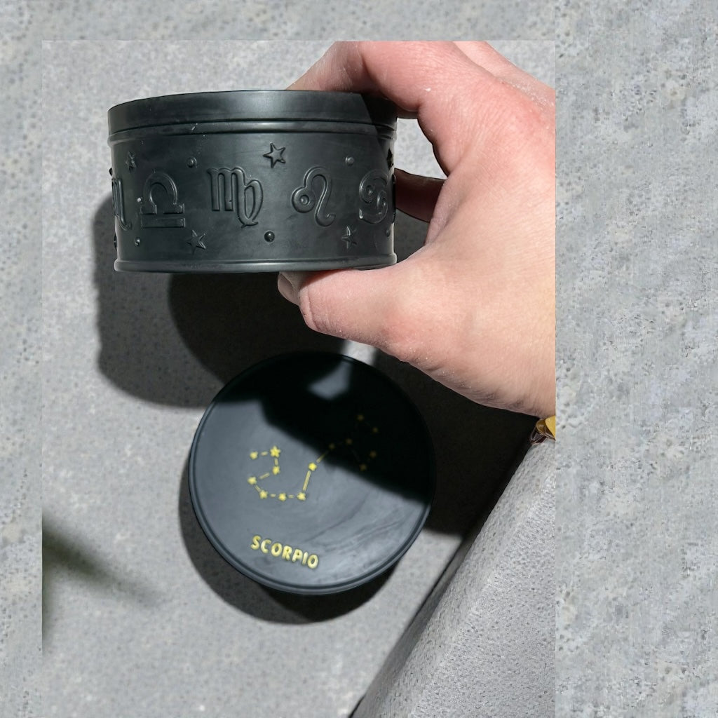 Mystische Jesin-Dose in Weiß / schwarz & Gold – Sternzeichen Untersetzter| Handgegossen & Handbemalt