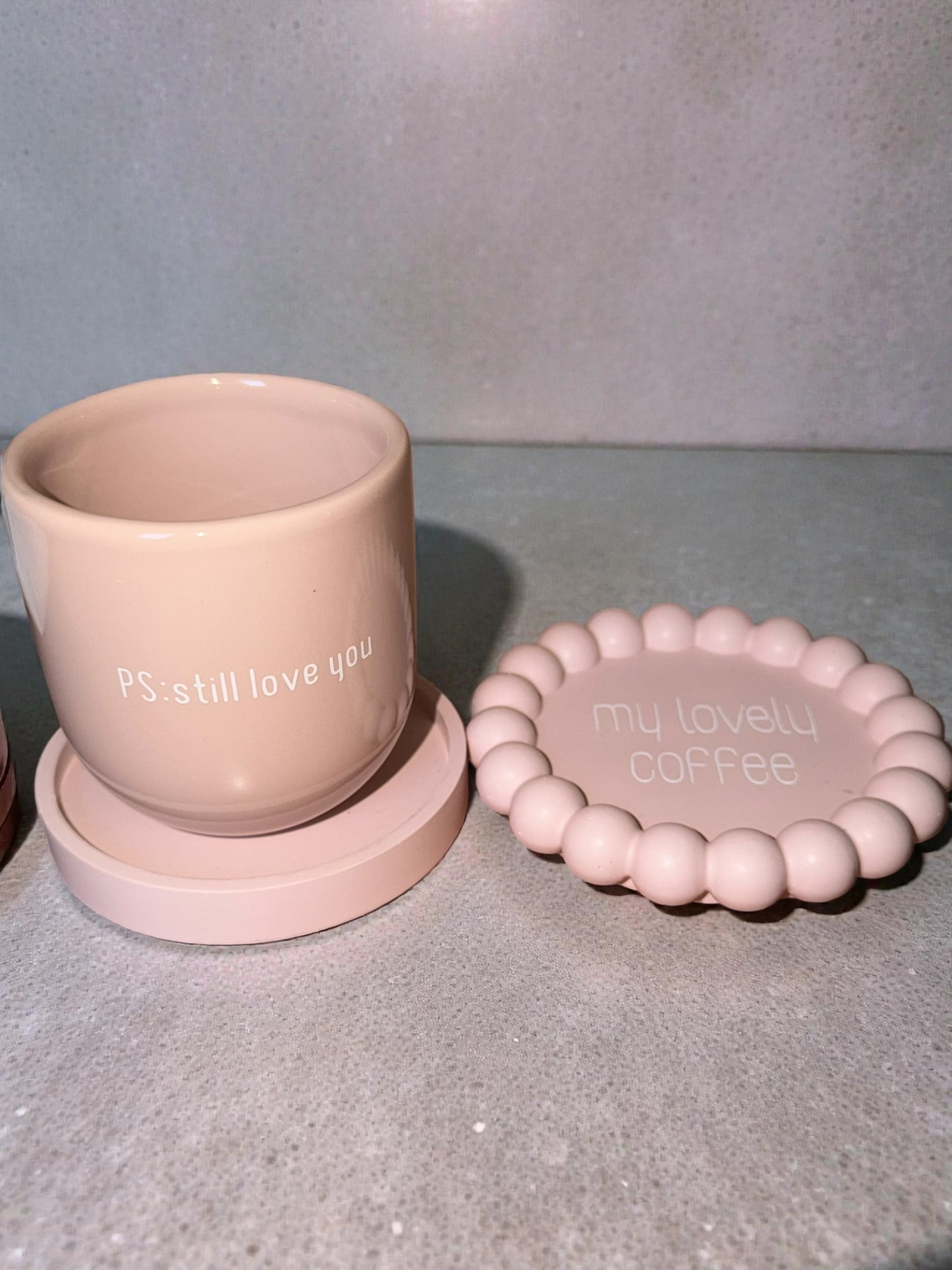 Tasse Sisi, Ps: Still Love You