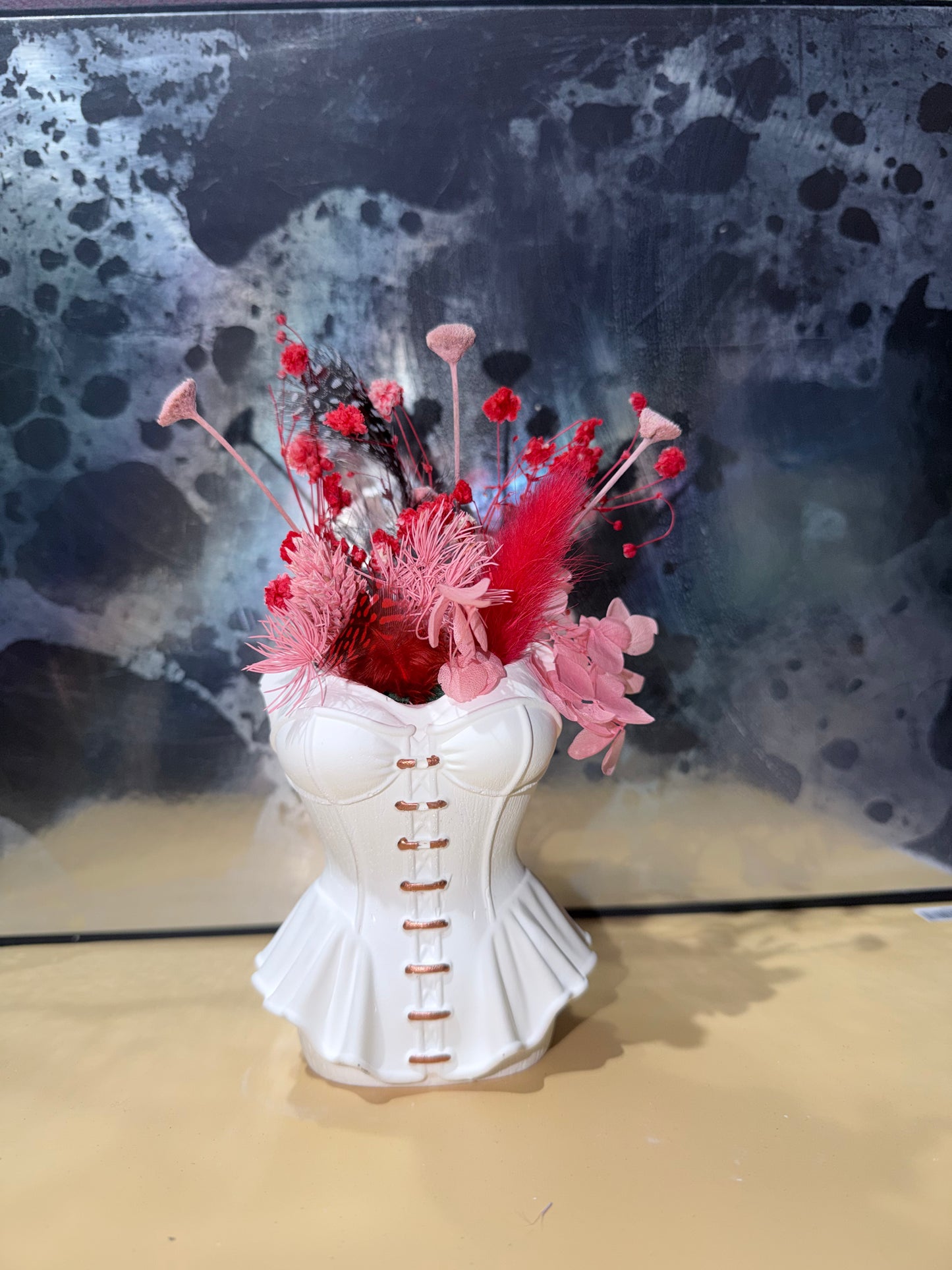 Handgemachten Deko-Vase mit Trockenblumen | KalaArt Gießmasse | Geschenkidee | Mädchen Mond Sonnenblume  Schleife | Boho Deko Vintage