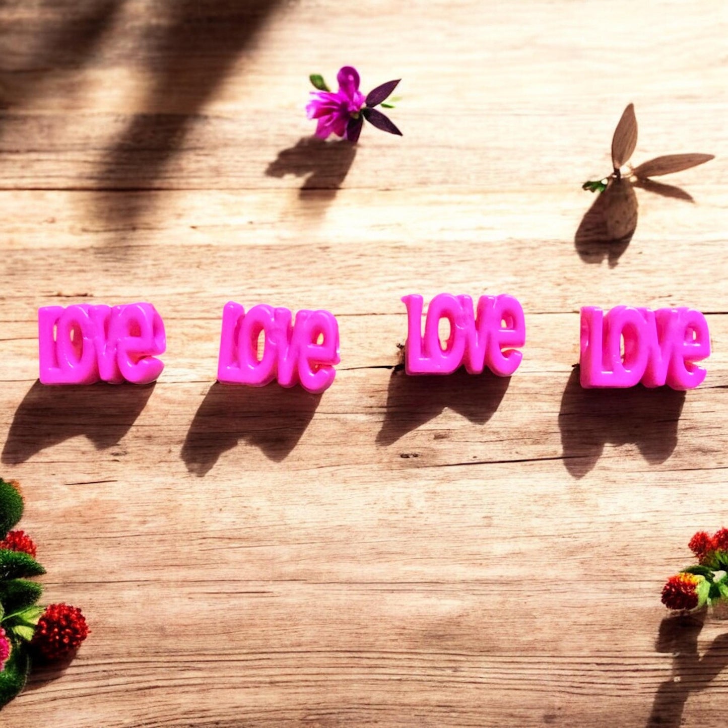 Leo Love Armband – Festival Armband mit “LOVE” Schriftzug aus Kunststoff – Leopard Design – Sommer Accessoire – Freundschaftsarmband – Handmade
